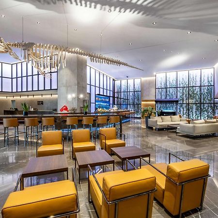 Pullman Tbilisi Axis Towers Hotel Luaran gambar The lobby of the hotel