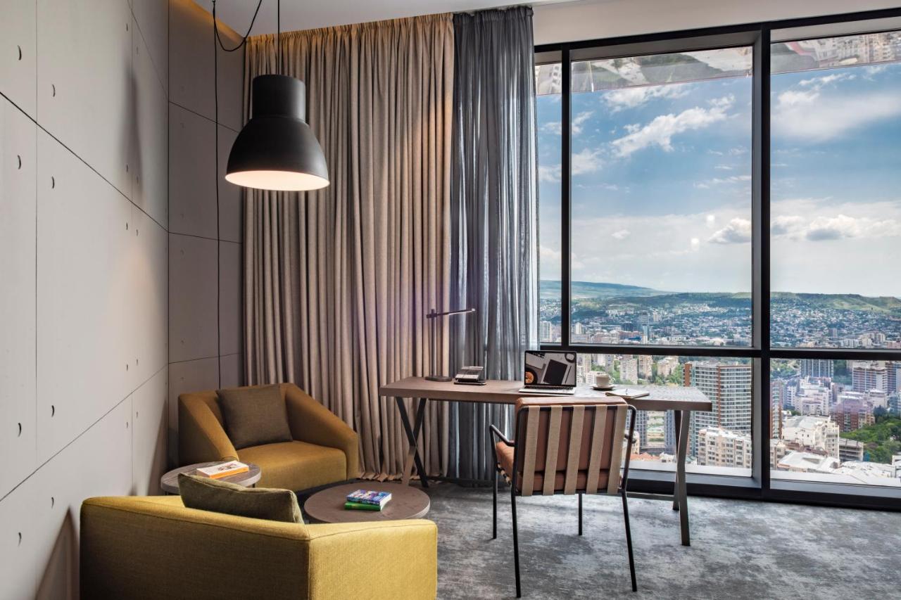 Pullman Tbilisi Axis Towers Hotel Luaran gambar The study