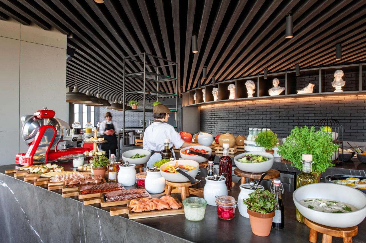 Pullman Tbilisi Axis Towers Hotel Luaran gambar The Kitchen Table