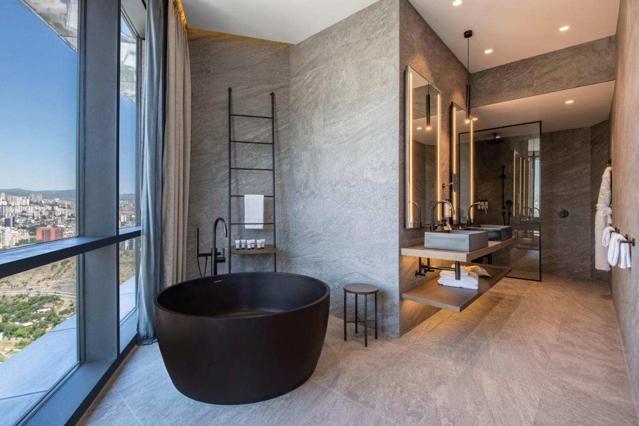 Pullman Tbilisi Axis Towers Hotel Luaran gambar Bathroom