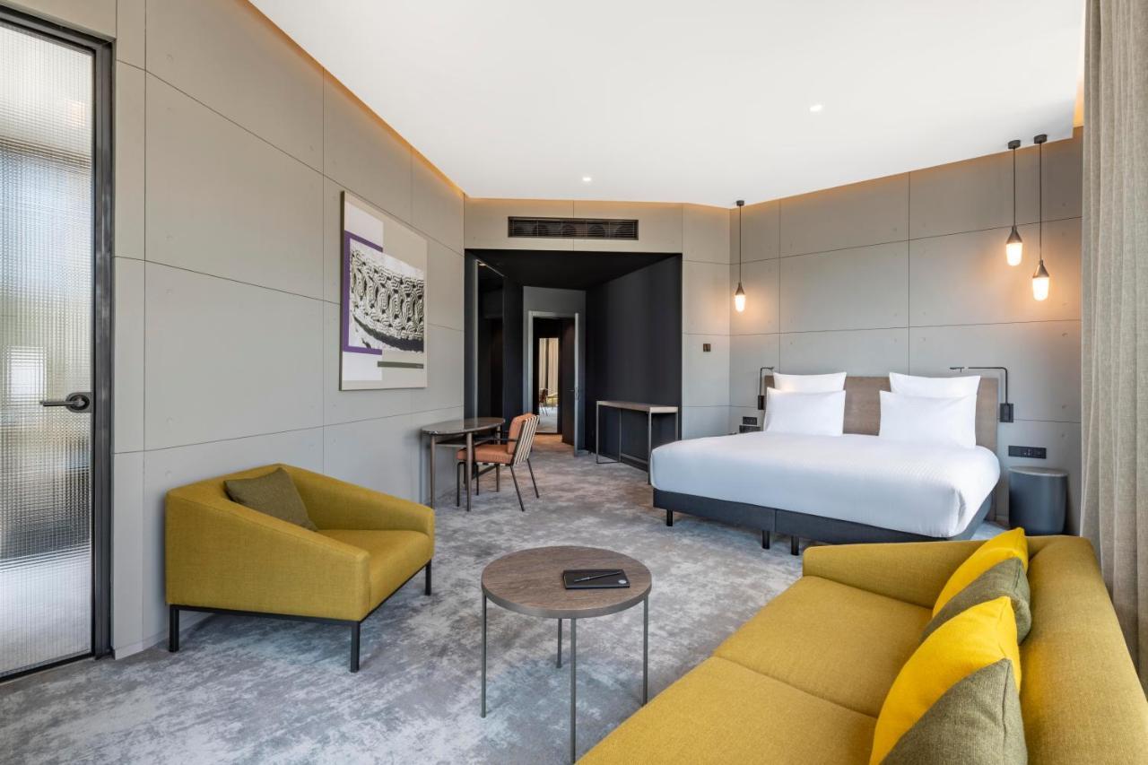 Pullman Tbilisi Axis Towers Hotel Luaran gambar A suite at the hotel