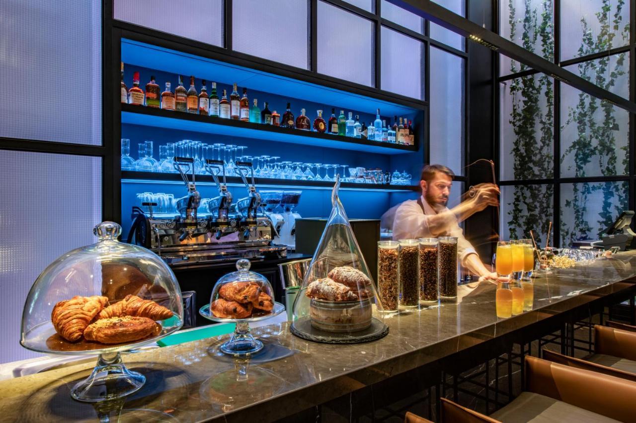 Pullman Tbilisi Axis Towers Hotel Luaran gambar The bar at the 1905 Restaurant