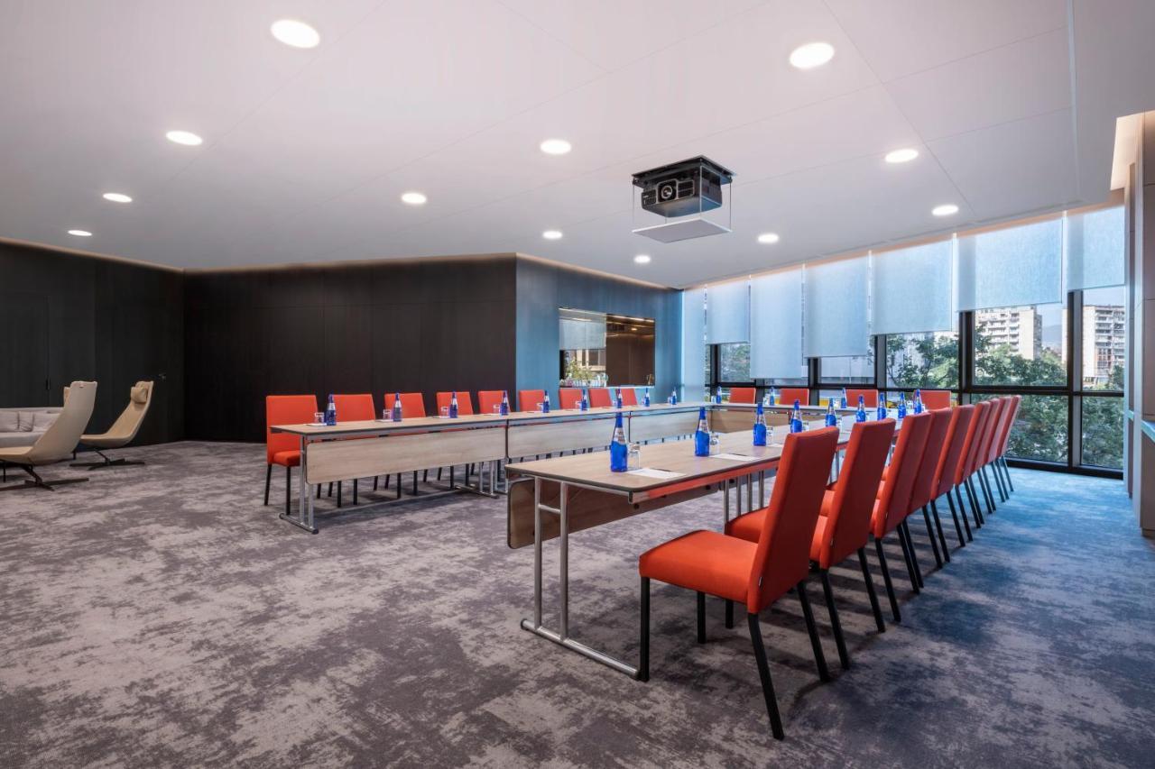 Pullman Tbilisi Axis Towers Hotel Luaran gambar Meeting room