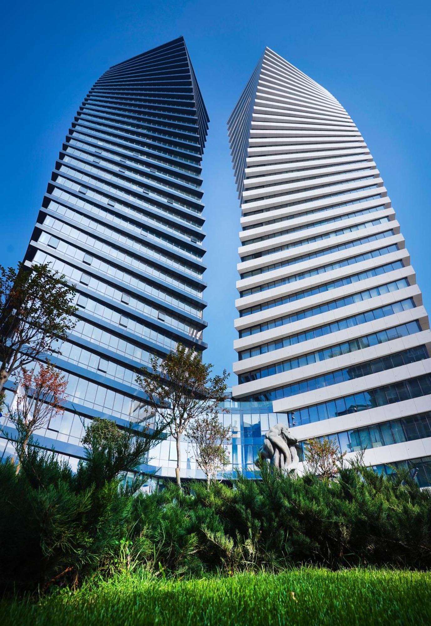 Pullman Tbilisi Axis Towers Hotel Luaran gambar The 2014-completed headquarters of the company in Beijing