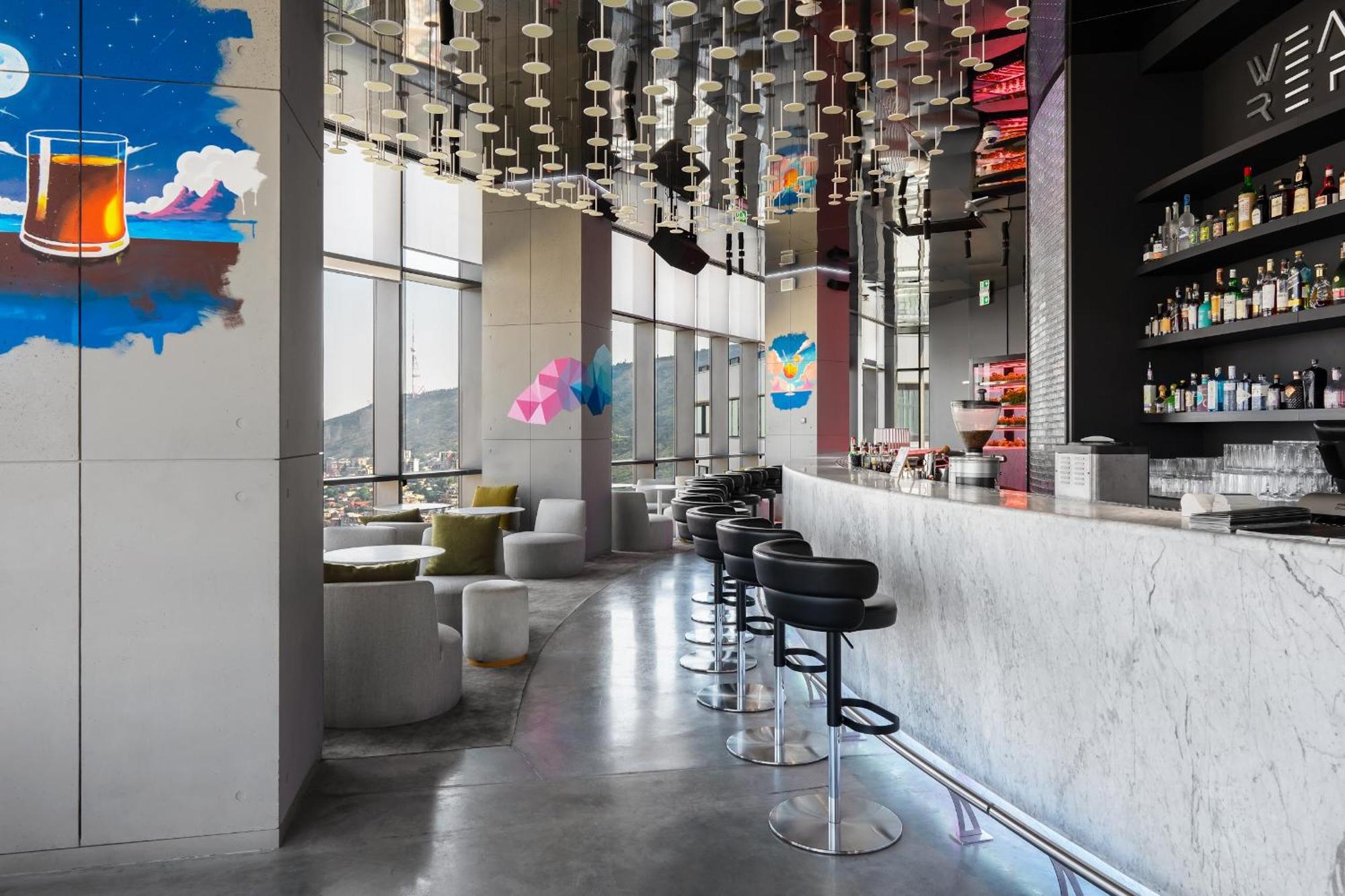 Pullman Tbilisi Axis Towers Hotel Luaran gambar The bar at the restaurant