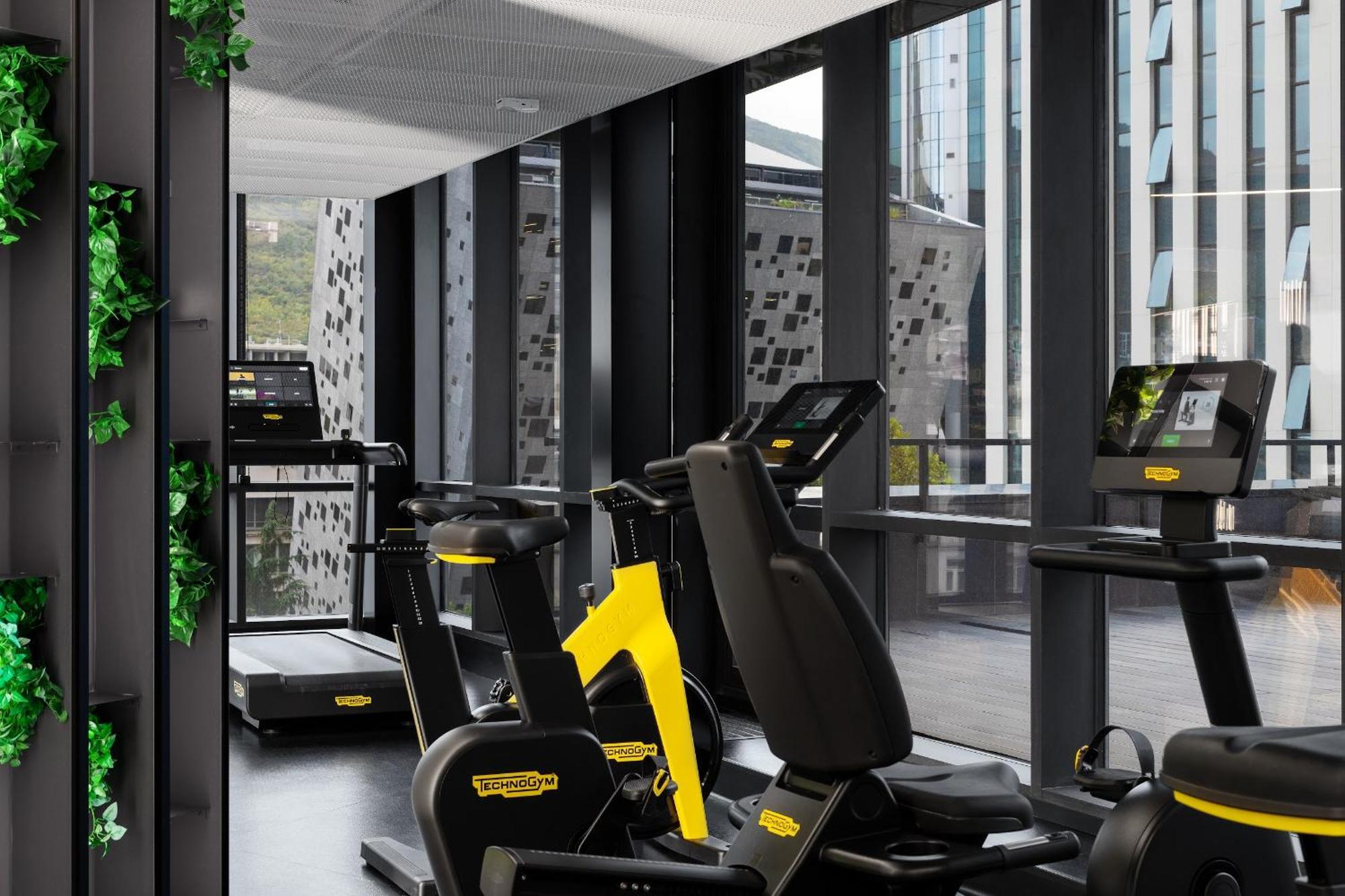 Pullman Tbilisi Axis Towers Hotel Luaran gambar Anytime Fitness in Sydney
